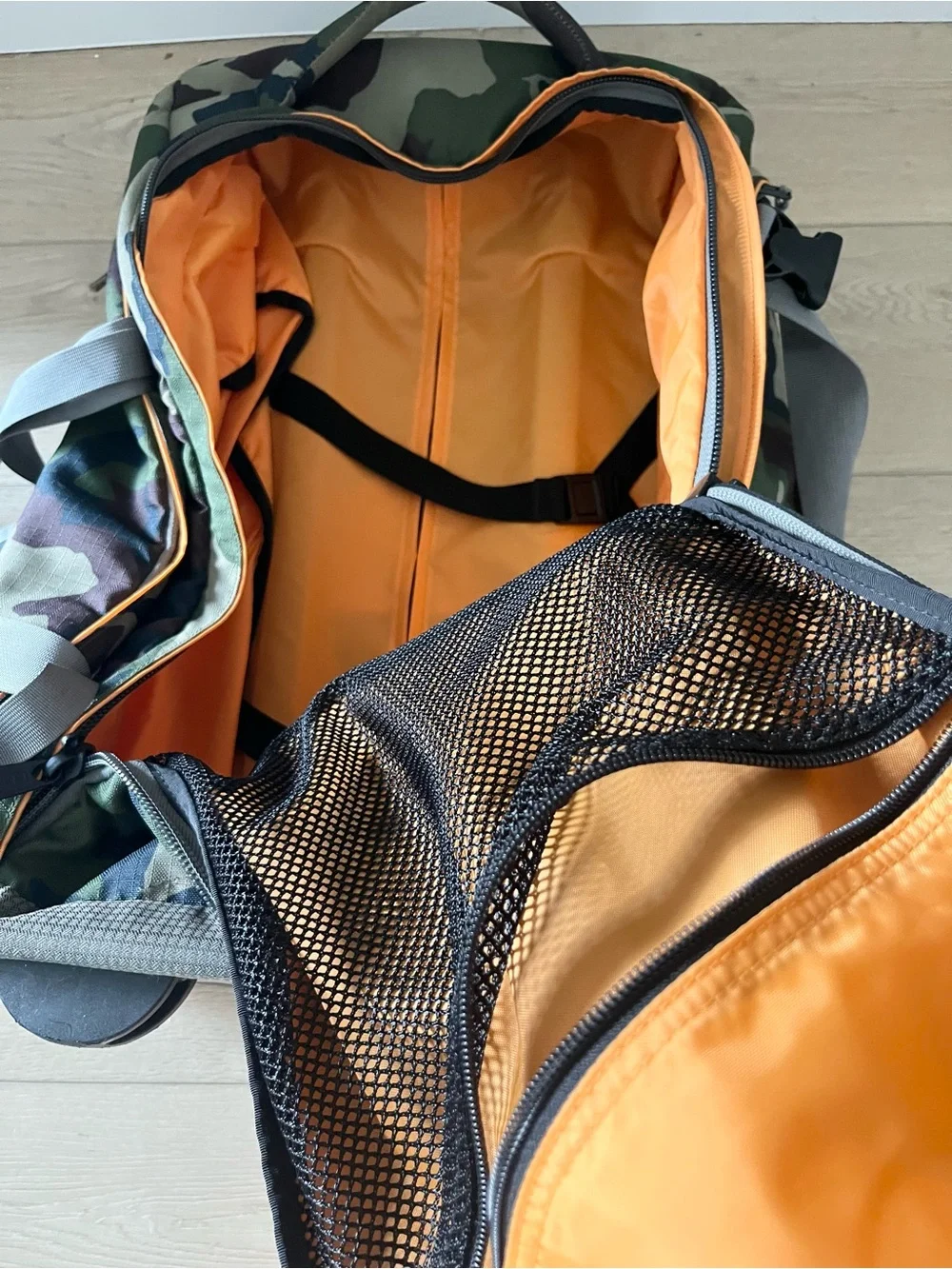 LL Bean Adventure Rolling Duffle Bag Medium 24